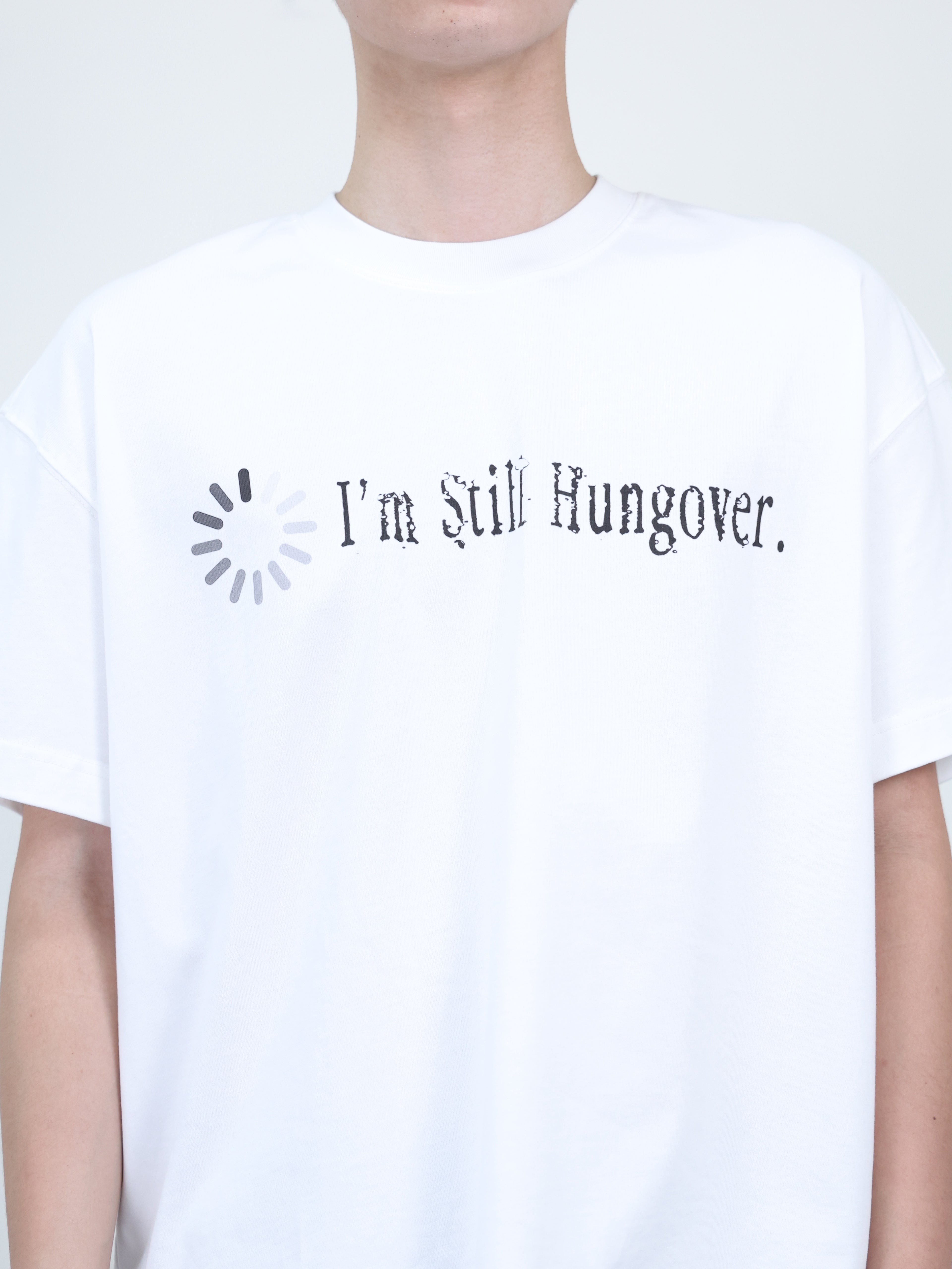 Y-ZONE 自訂款 標語 “I’m still Hungover “ 我還在宿醉 BOXY 短袖