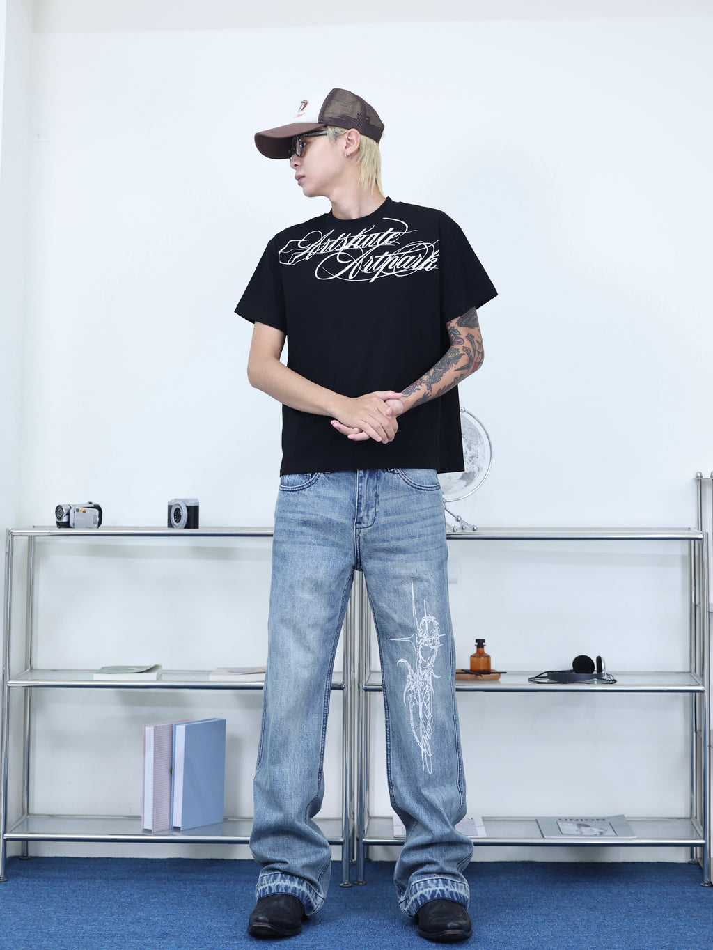 Y-ZONE 自訂款 復古 破壞 水洗 印花 落地 微喇牛仔褲