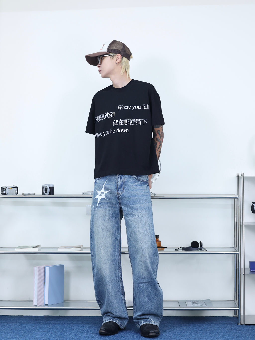 Y-ZONE 自訂款 惡搞標語 “在哪裡跌倒就在哪裡躺下” 短寬短袖