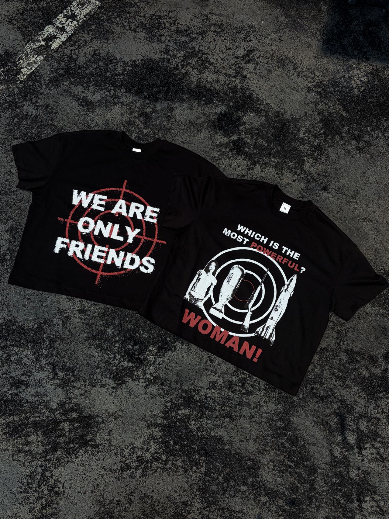 Y-ZONE 自訂款 “WE ARE ONLY FRIENDS “標語 BOXY圖T